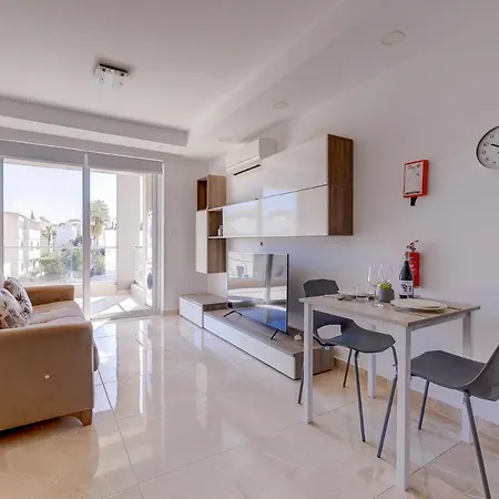 Διαμέρισμα Cosy 1br In St Julian's *
